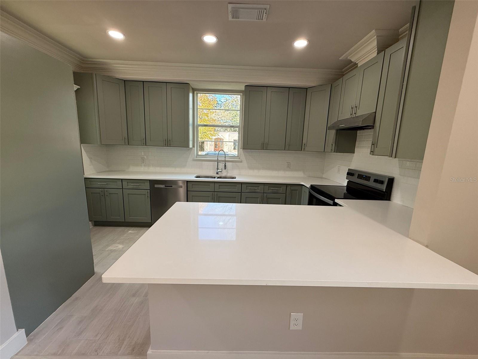 ELLIOT & LENGLE ADDN-HIGHLAND HEIGHTS - Residential