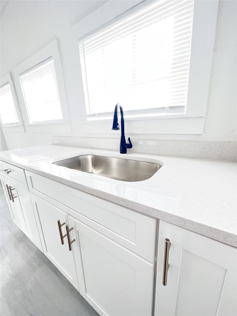 EUSTIS - Commercial Sale