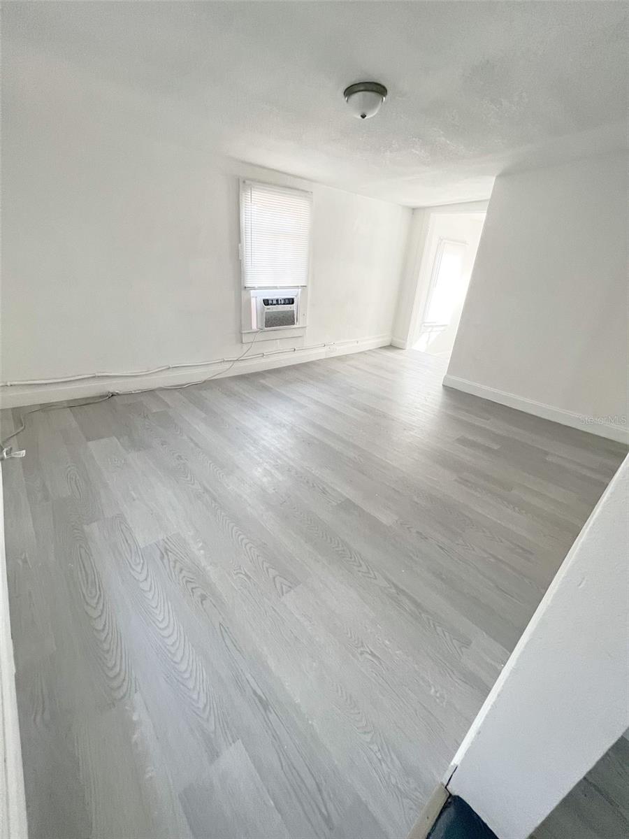 EUSTIS - Commercial Sale