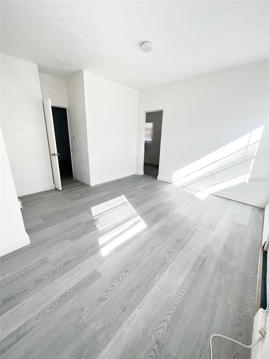 EUSTIS - Commercial Sale