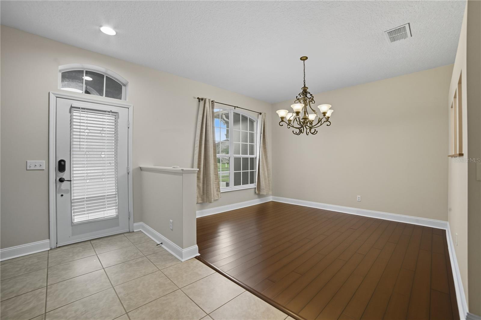 Casas a venda 3 - Jen Dantas 3193 TOHO COURT