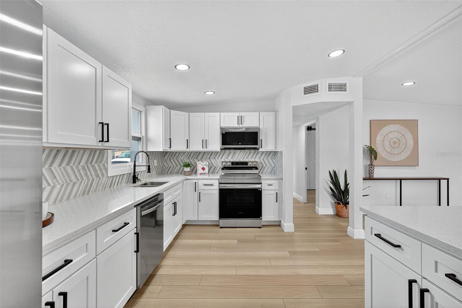 7604 LAVENDER LANE