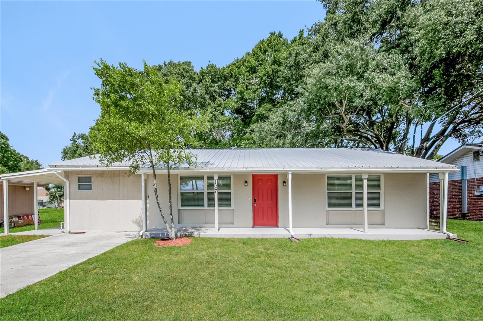 ELOISE WOODS LAKE MARIAM UNIT - Residential Lease