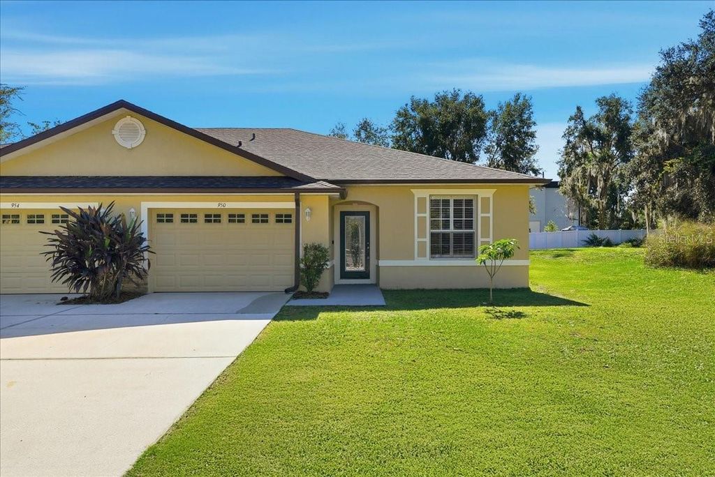 Photo of 950 E Broadway Street, Oviedo, FL 32765 (MLS # O6367833)