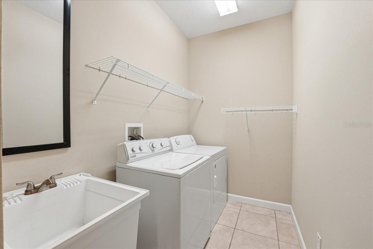 ACREAGE & UNREC - Residential Lease