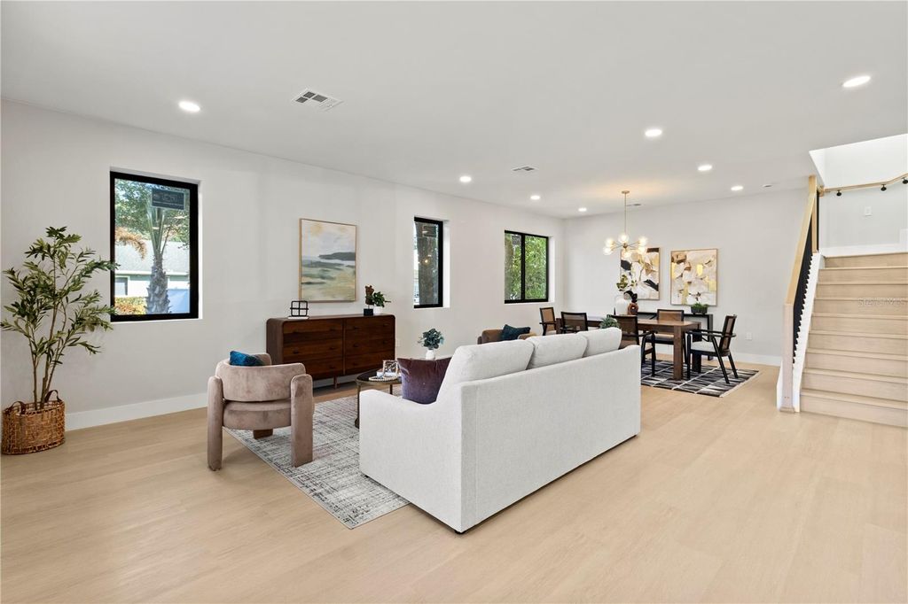 Photo of 405 Calhoun Place, Orlando, FL 32801 (MLS # O6380196)