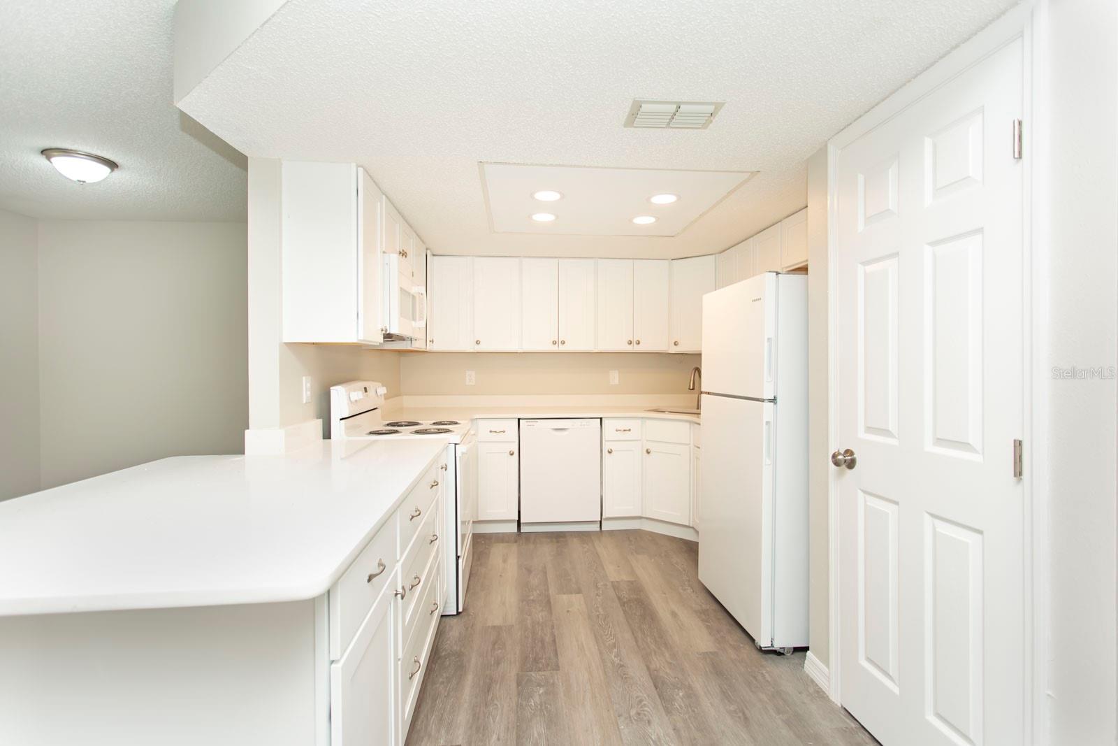 FAIRWAYS/SILVER SHORES CONDO 07 - Residential