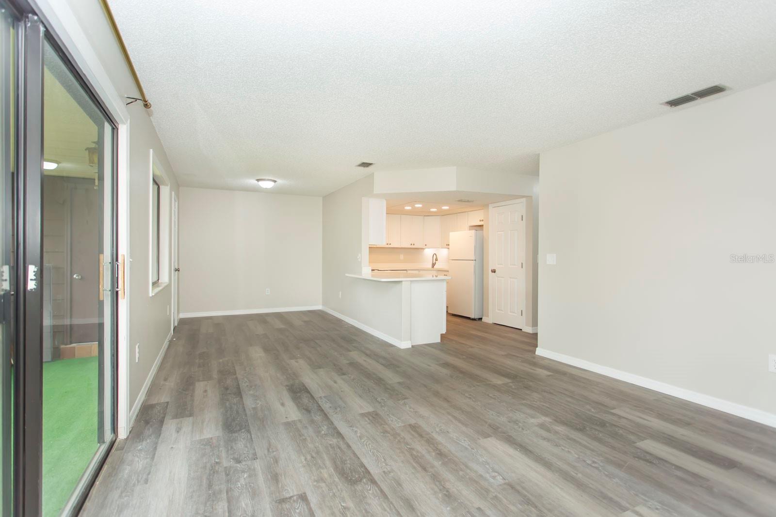 FAIRWAYS/SILVER SHORES CONDO 07 - Residential