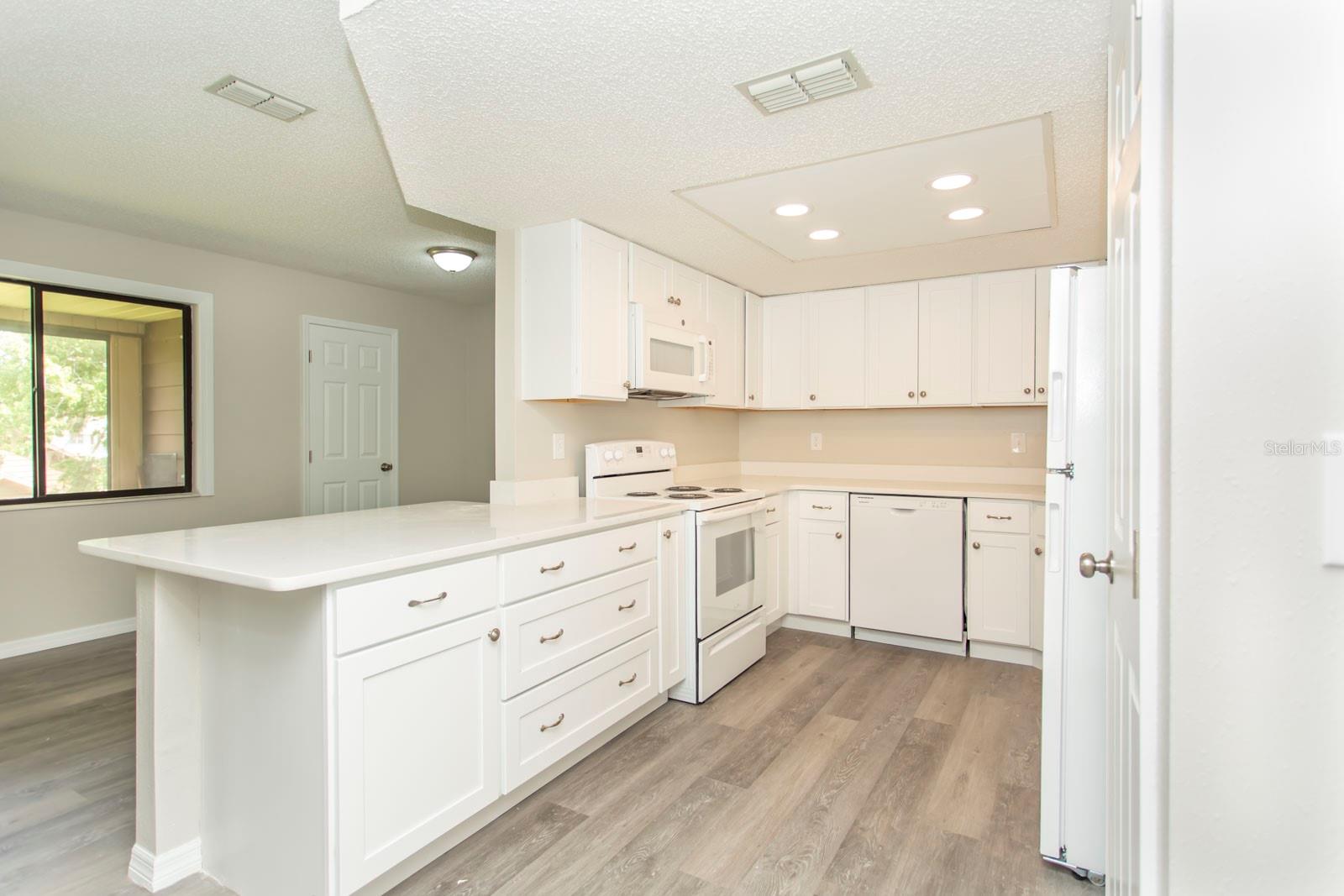 FAIRWAYS/SILVER SHORES CONDO 07 - Residential