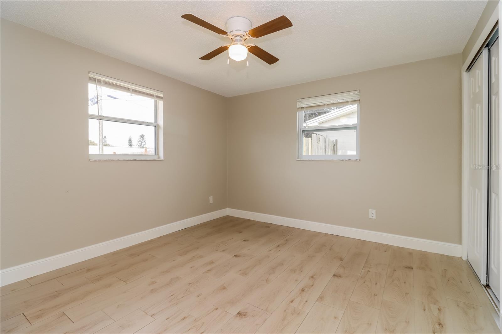 BEACON SQUARE - Residential Lease