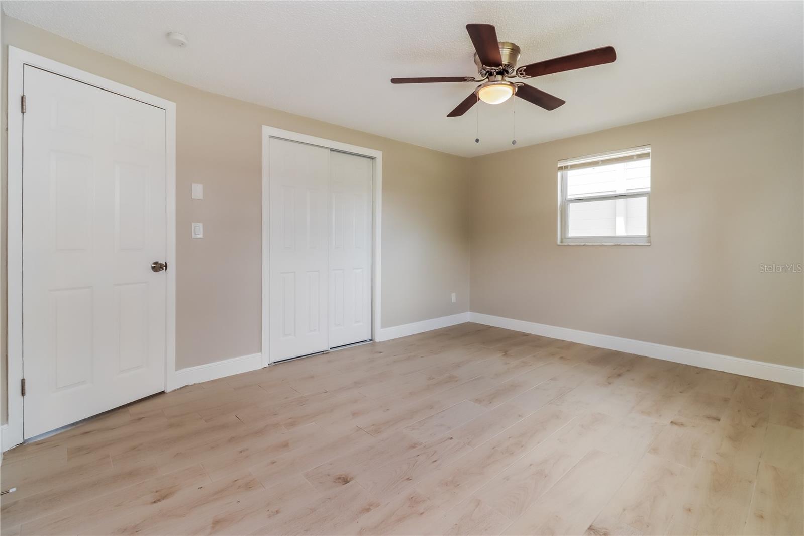 BEACON SQUARE - Residential Lease