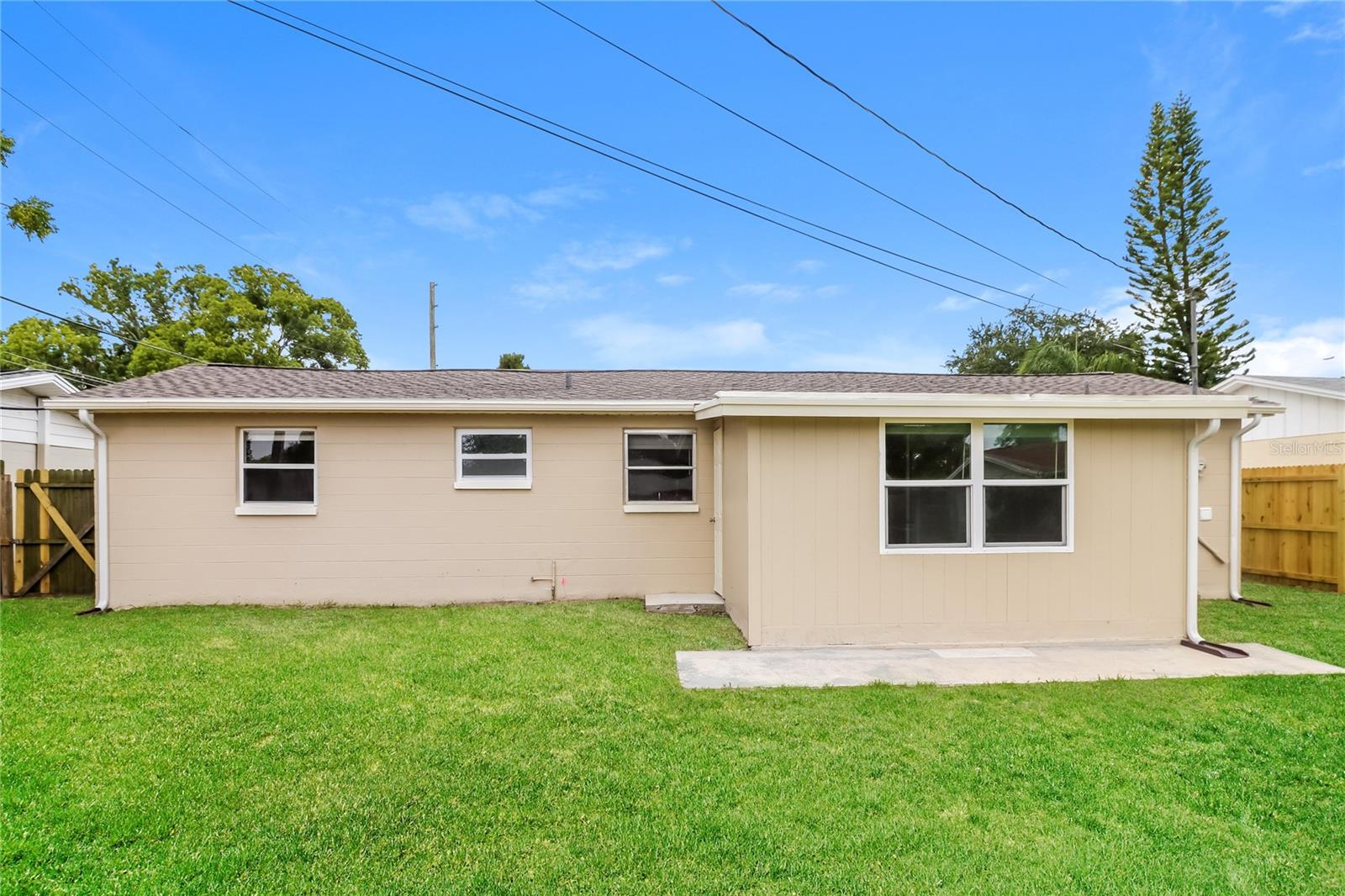 BEACON SQUARE - Residential Lease