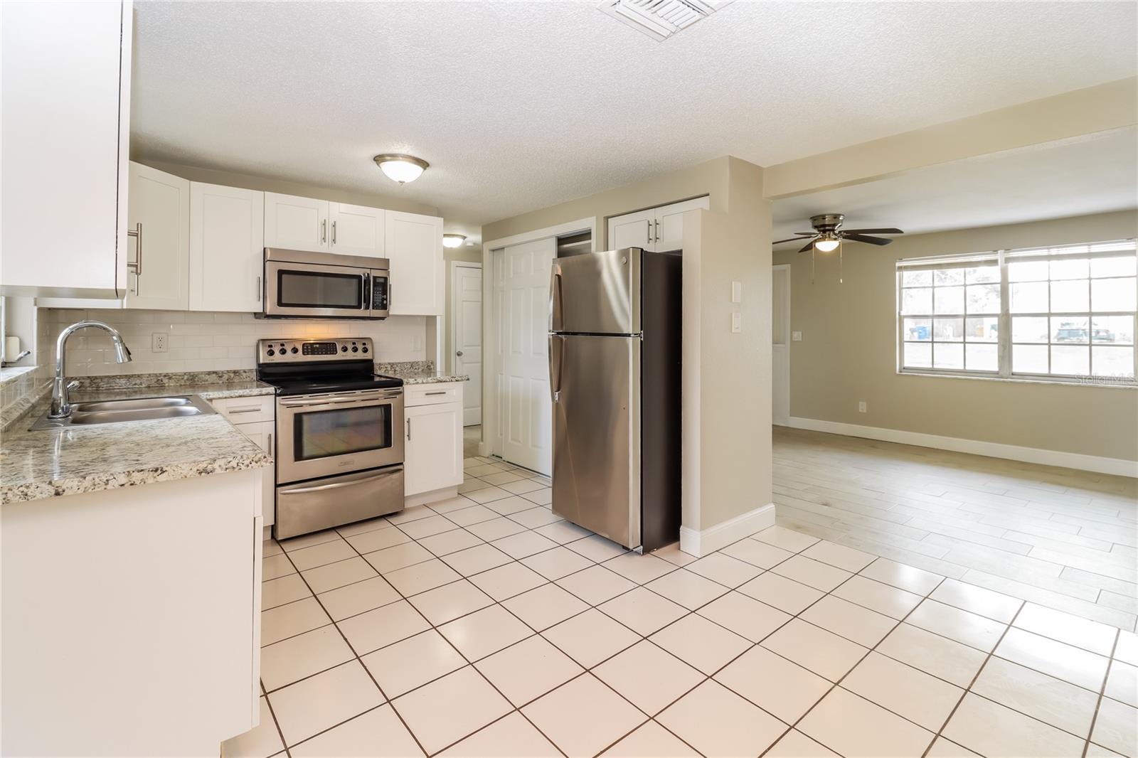 BEACON SQUARE - Residential Lease