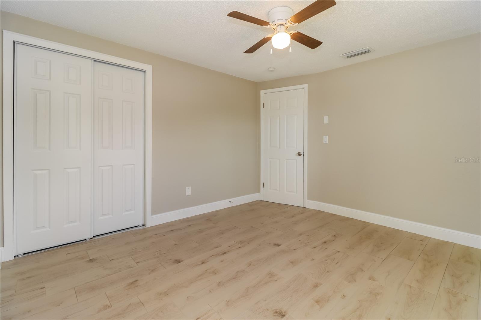 BEACON SQUARE - Residential Lease