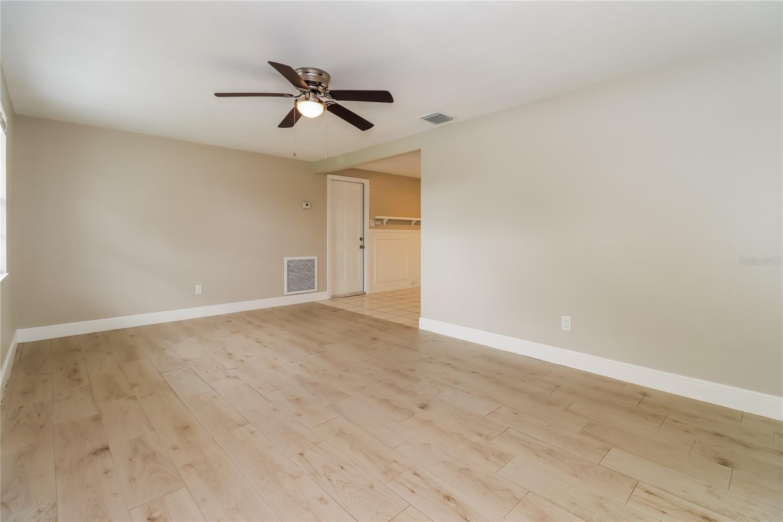 BEACON SQUARE - Residential Lease