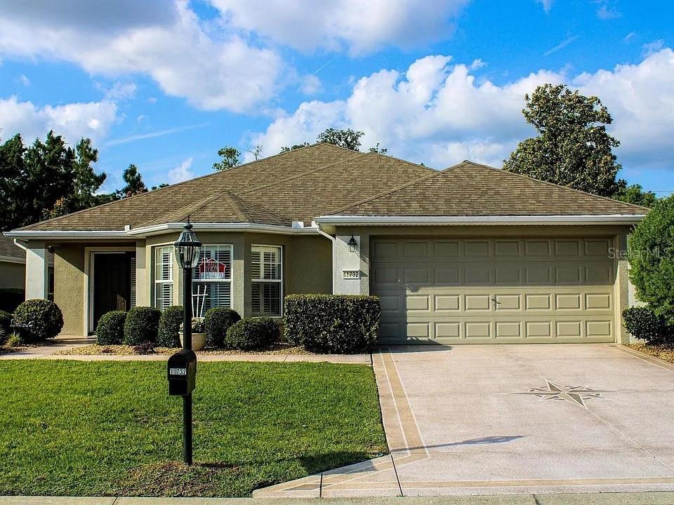 Beautiful renovated 2 bedroom 2 bath home in Del Webb Spruce Creek Golf and Country Club for long term rental. Available June 16th 2025. Furnished completely with all your needs in mind. All you need is your clothes. Has a beautiful Screened in Patio for outdoor enjoyment and entertaining without the bugs. Del Webb offers 36 Championship Holes of Golf, Pickleball, Tennis, Shuffleboard, Bocce Ball, Softball, Fitness Center with all New Equipment and so many clubs to join for year round fun and enjoyment.