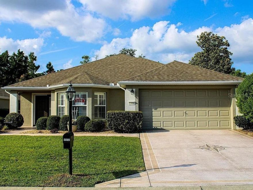 Beautiful renovated 2 bedroom 2 bath home in Del Webb Spruce Creek Golf and Country Club for long term rental. (minimum 7 months) Updated and Furnished completely with all your needs in mind. Brand new floors throughout home. All you need is your clothes. Has a beautiful Screened in Patio for outdoor enjoyment and entertaining without the bugs. Del Webb offers 36 Championship Holes of Golf, Pickleball, Tennis, Shuffleboard, Bocce Ball, Softball, Fitness Center with all New Equipment and so many clubs to join for year round fun and enjoyment.