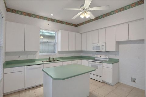 Single Family Residence in DAYTONA BEACH FL 130 KEY COLONY COURT 9.jpg