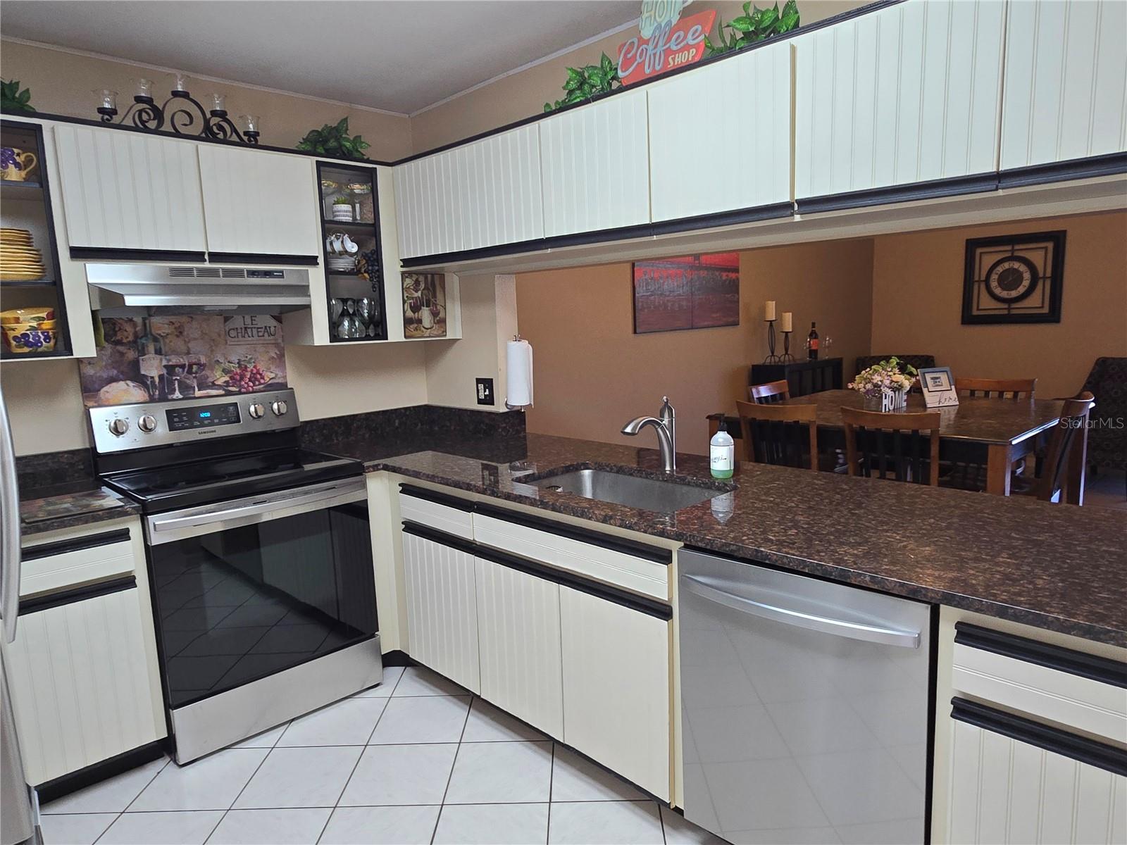 CALA HILLS 02 - Residential