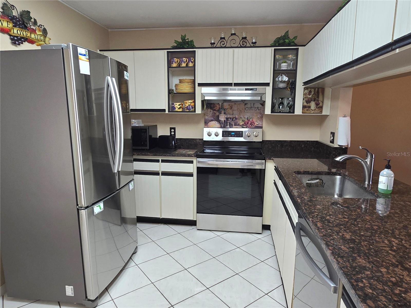 CALA HILLS 02 - Residential