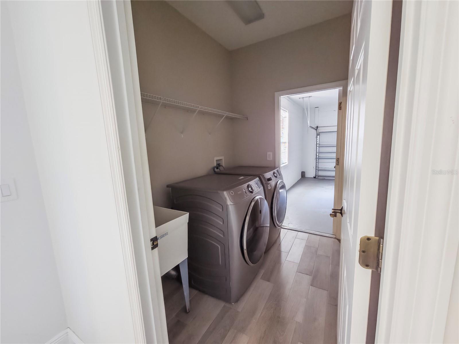 SIGNATURE LAKES PRCL 01C - Residential Lease