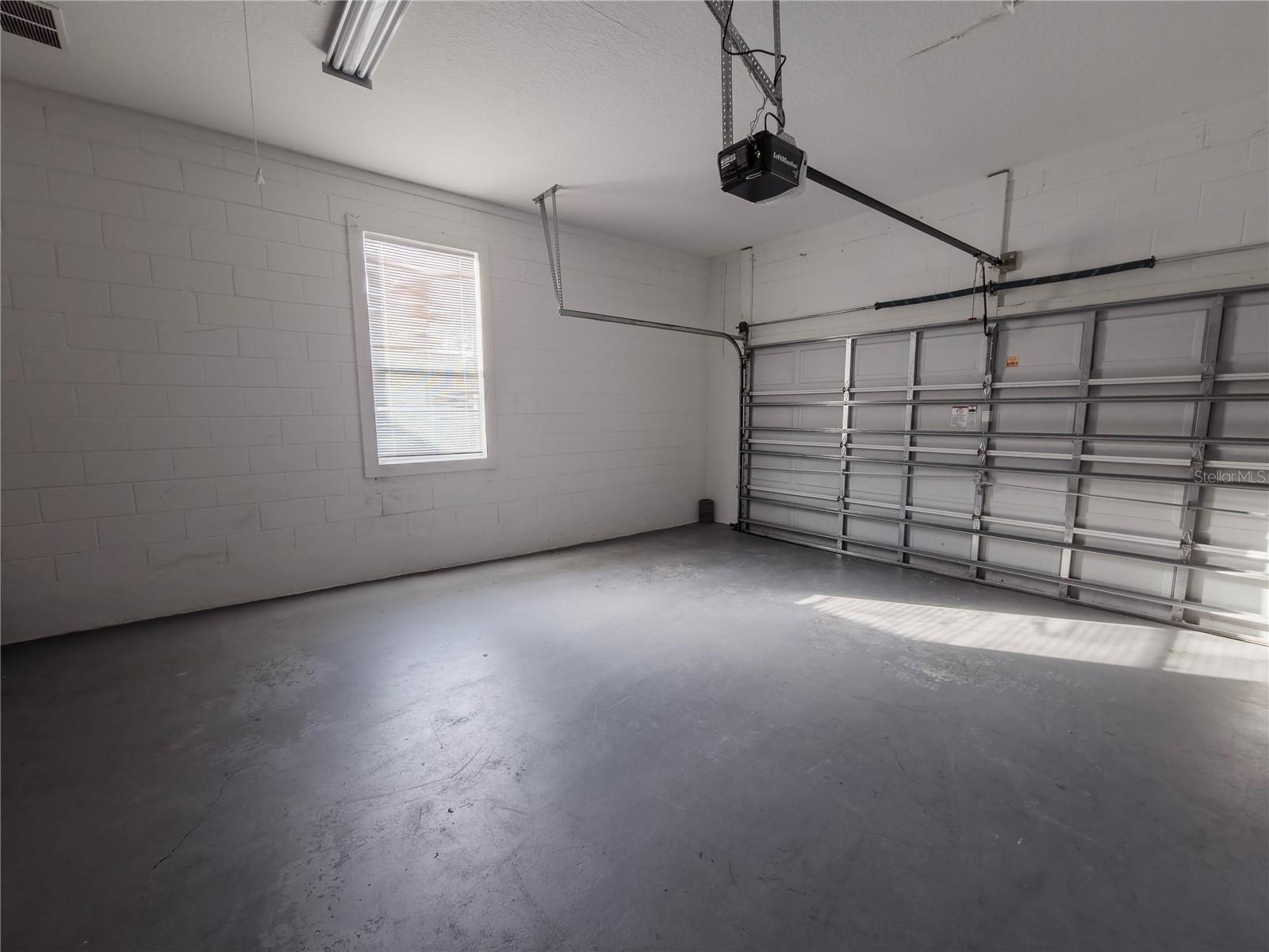 SIGNATURE LAKES PRCL 01C - Residential Lease