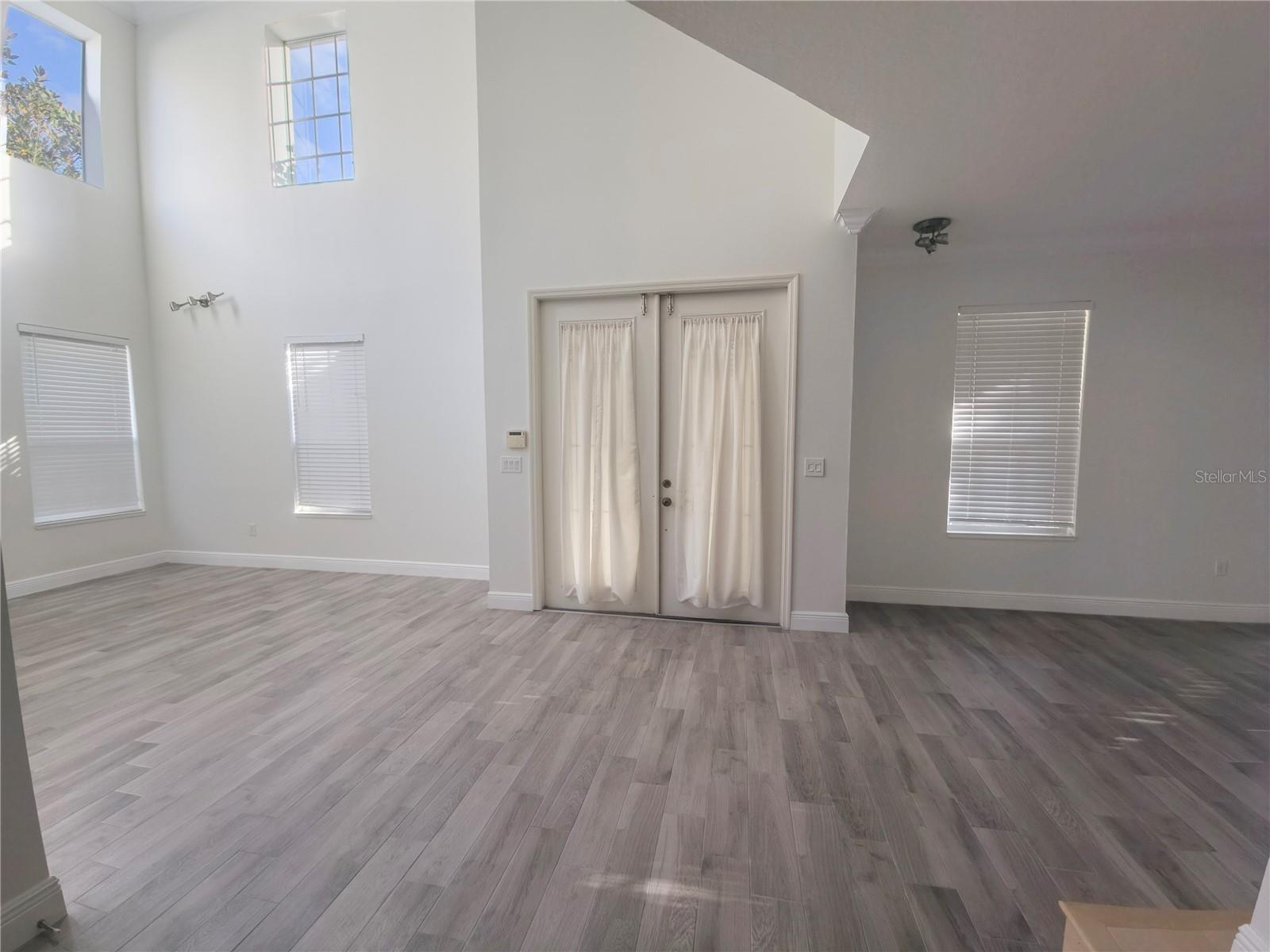 SIGNATURE LAKES PRCL 01C - Residential Lease