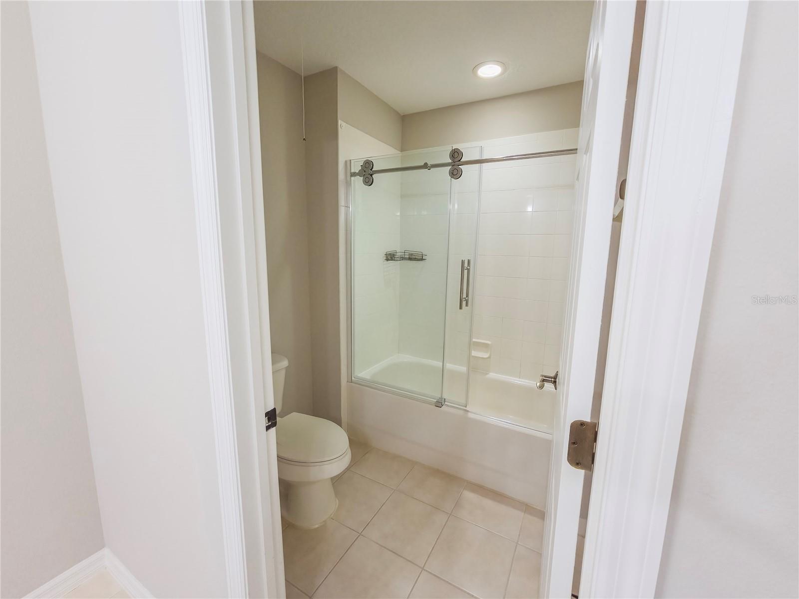 SIGNATURE LAKES PRCL 01C - Residential Lease