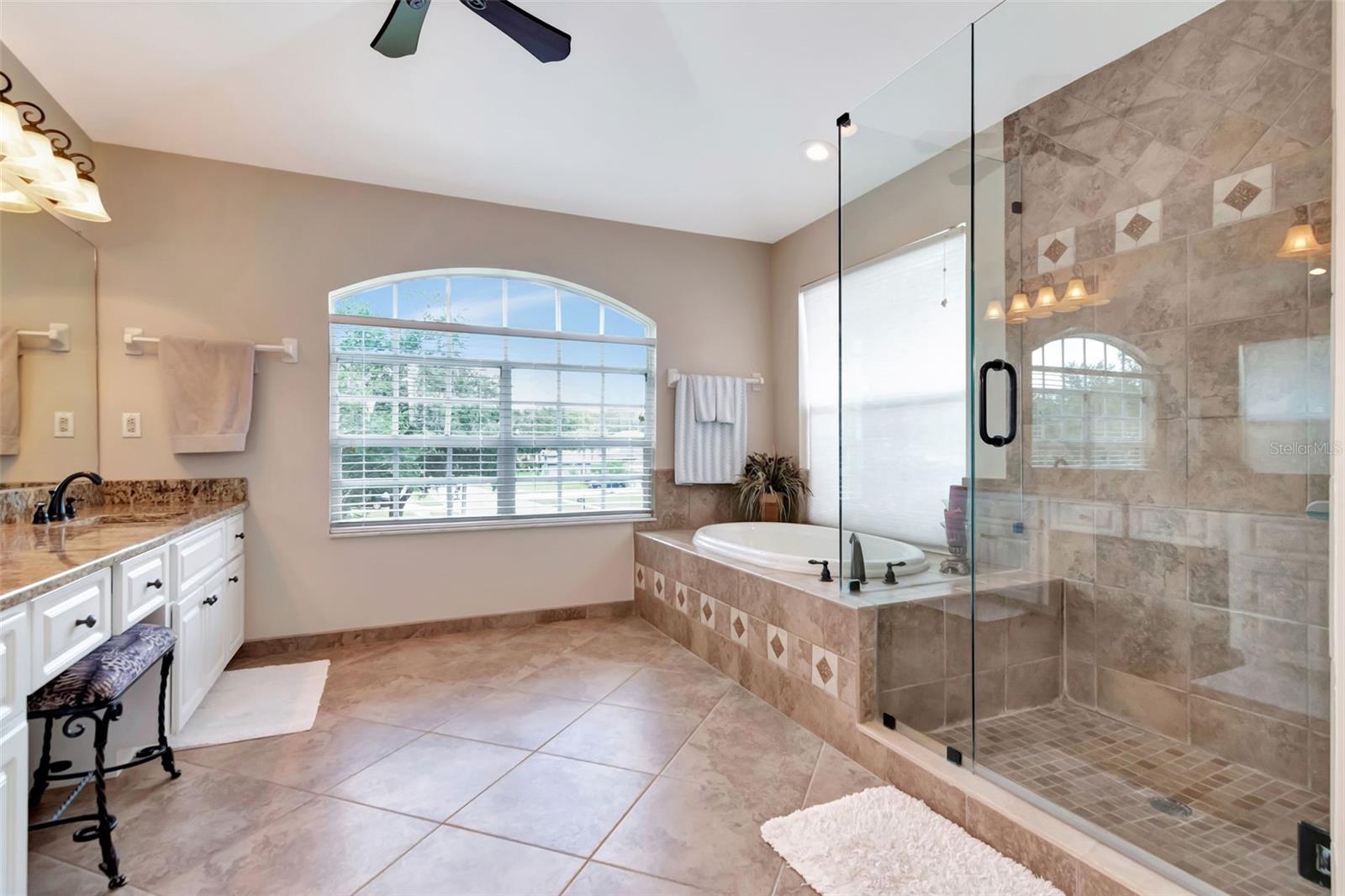 CALUSA TRACE UNIT FIVE PH - Residential
