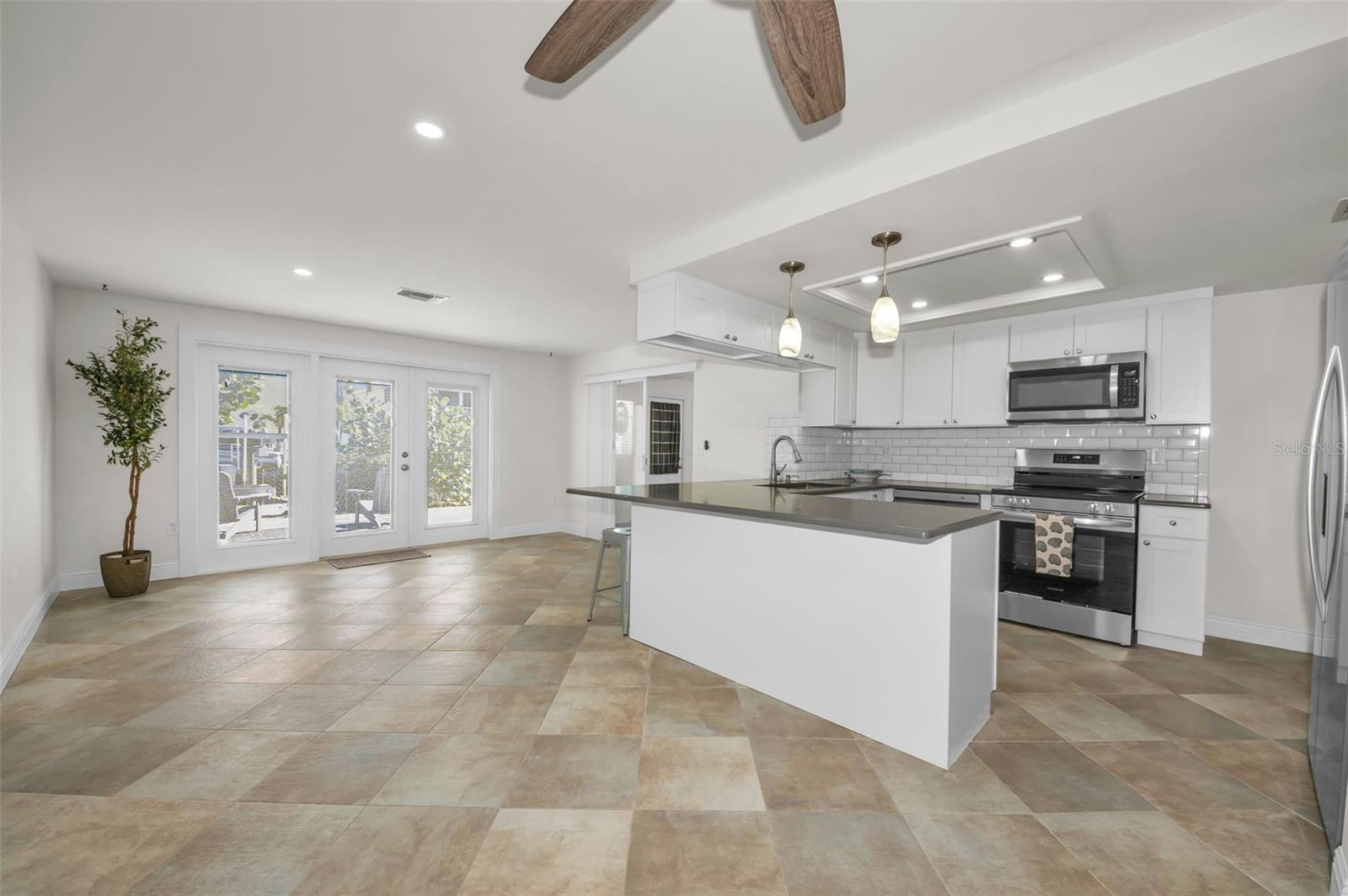 HUDSON BEACH ESTATES - Residential