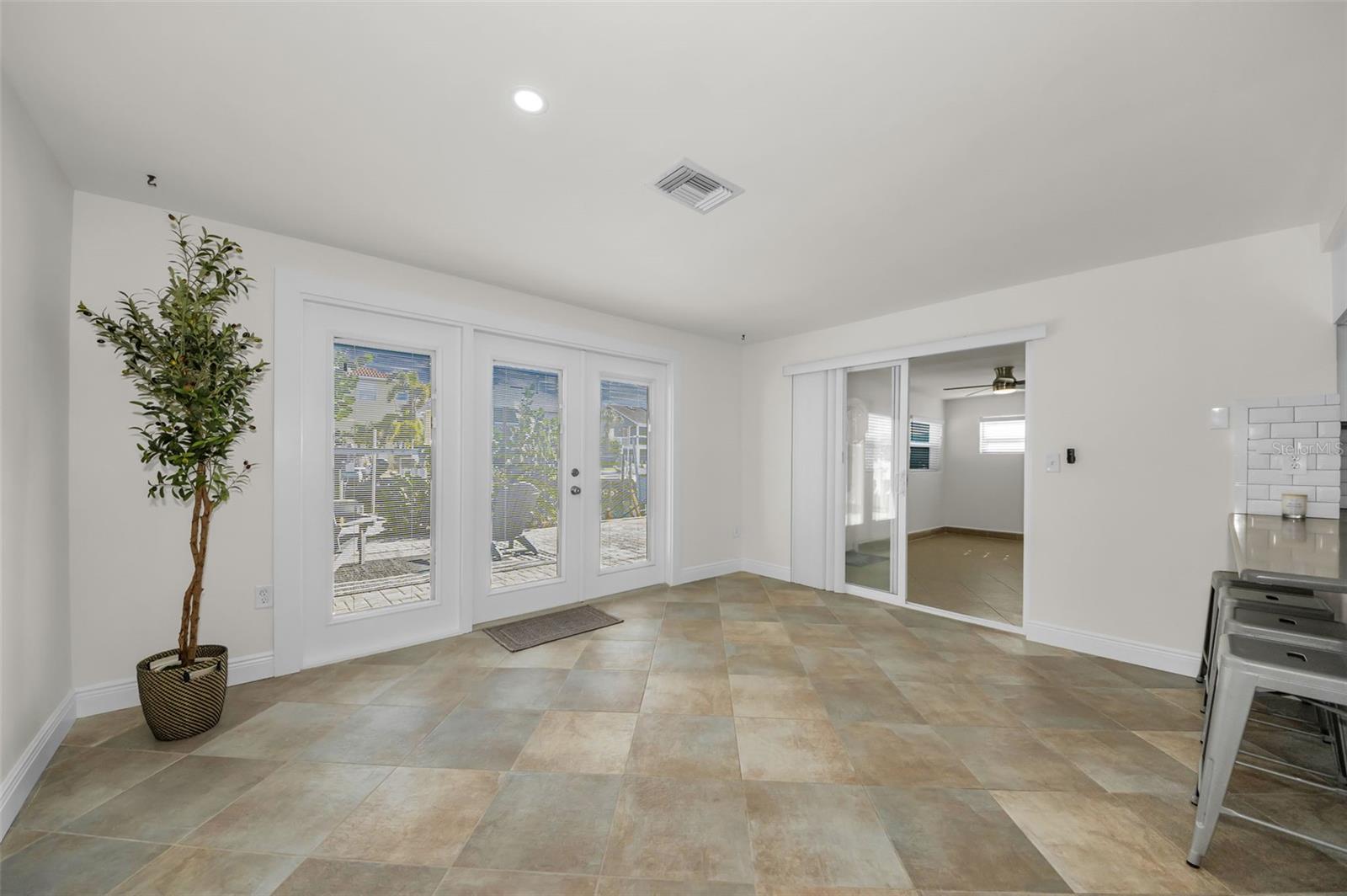 HUDSON BEACH ESTATES - Residential