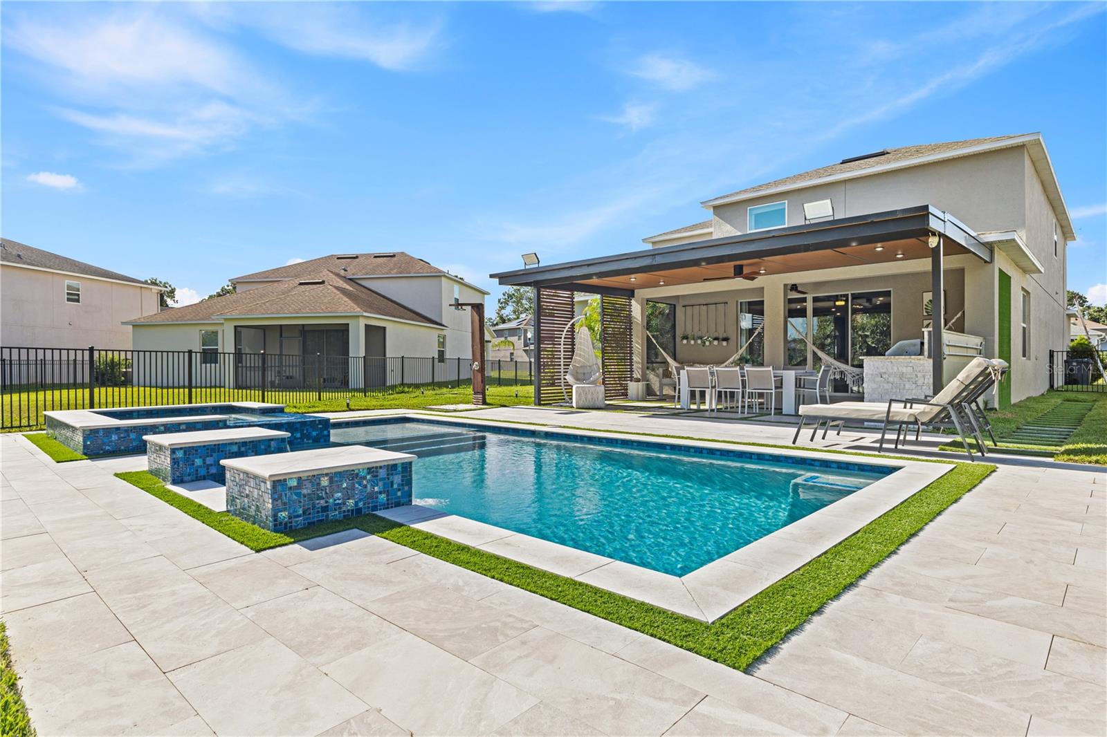 DRAYTON-PRESTON WOODS/PROVIDEN - Residential