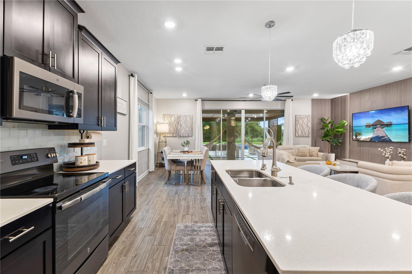 DRAYTON-PRESTON WOODS/PROVIDEN - Residential