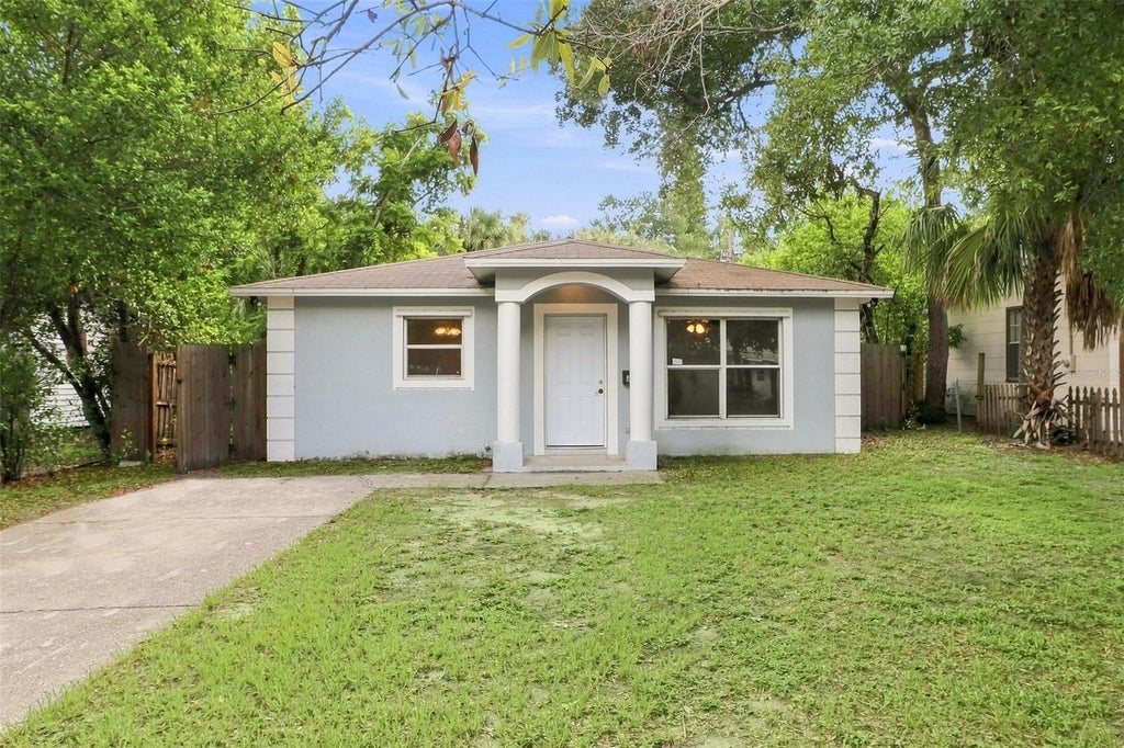 Photo of 2324 Oakdale Street S, St Petersburg, FL 33705 (MLS # O6438731)