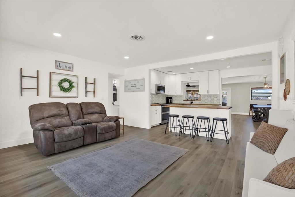 Photo of 6060 39th Avenue N, St Petersburg, FL 33709 (MLS # TB8468831)