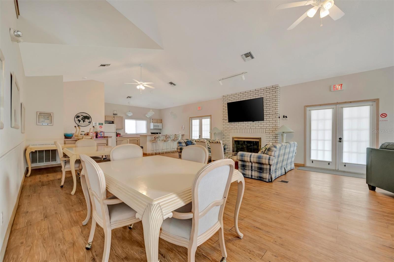 FAIRWAY PALMS A CONDO - Residential