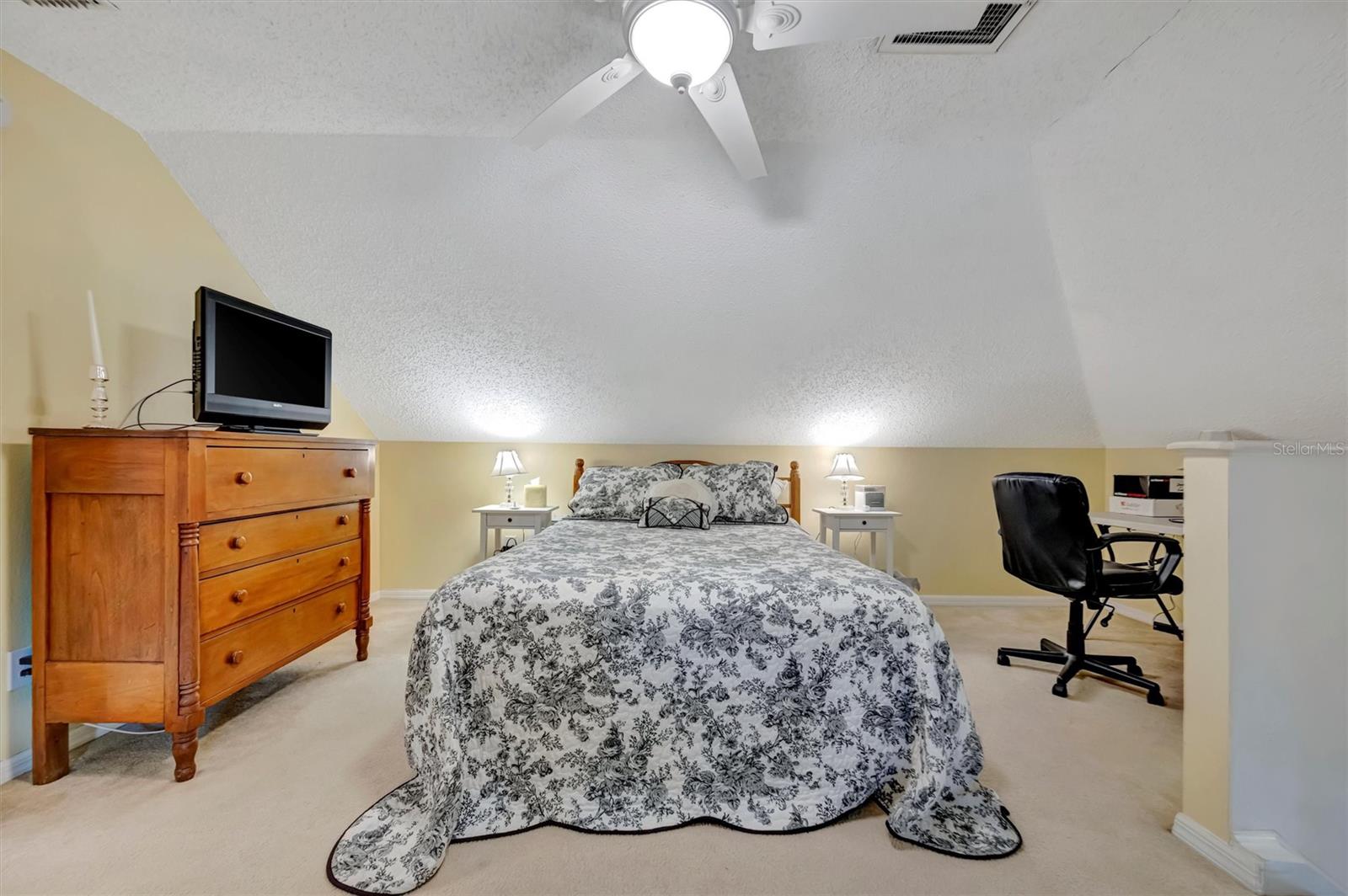 FAIRWAY PALMS A CONDO - Residential