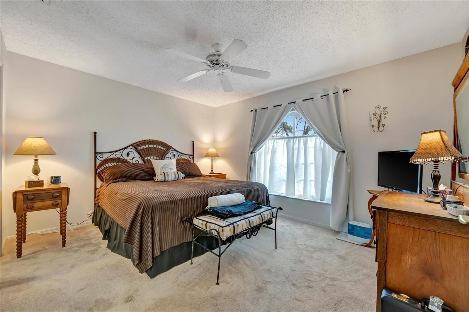 FAIRWAY PALMS A CONDO - Residential