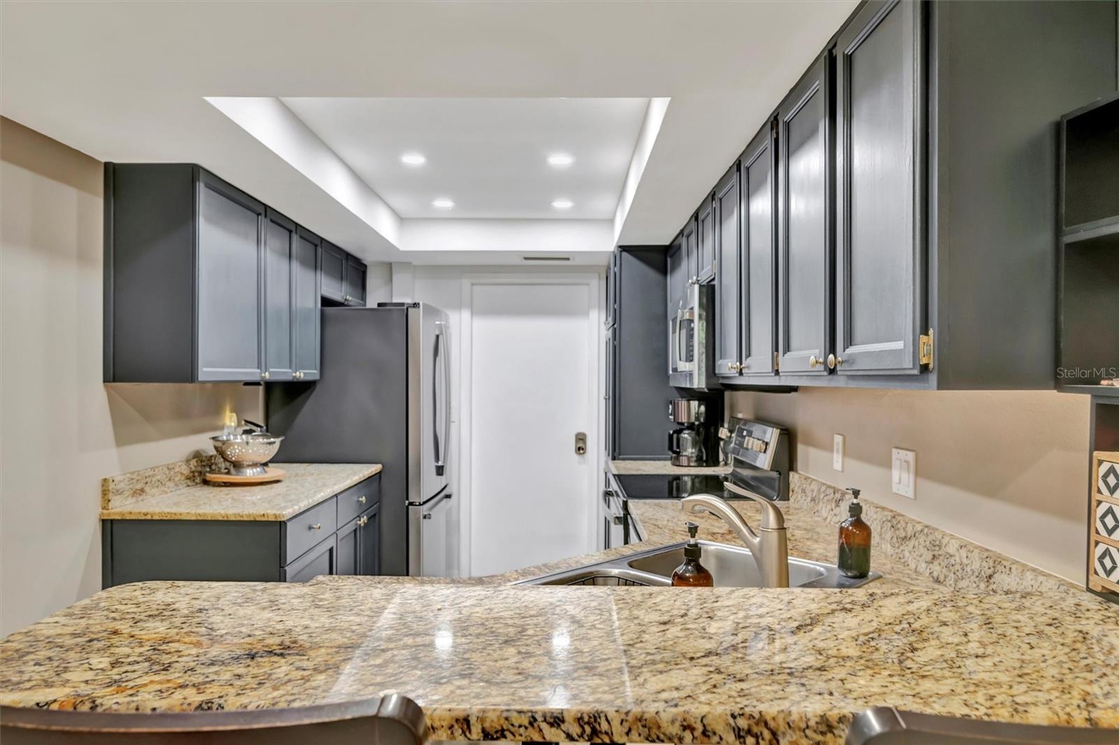 FAIRWAY PALMS A CONDO - Residential