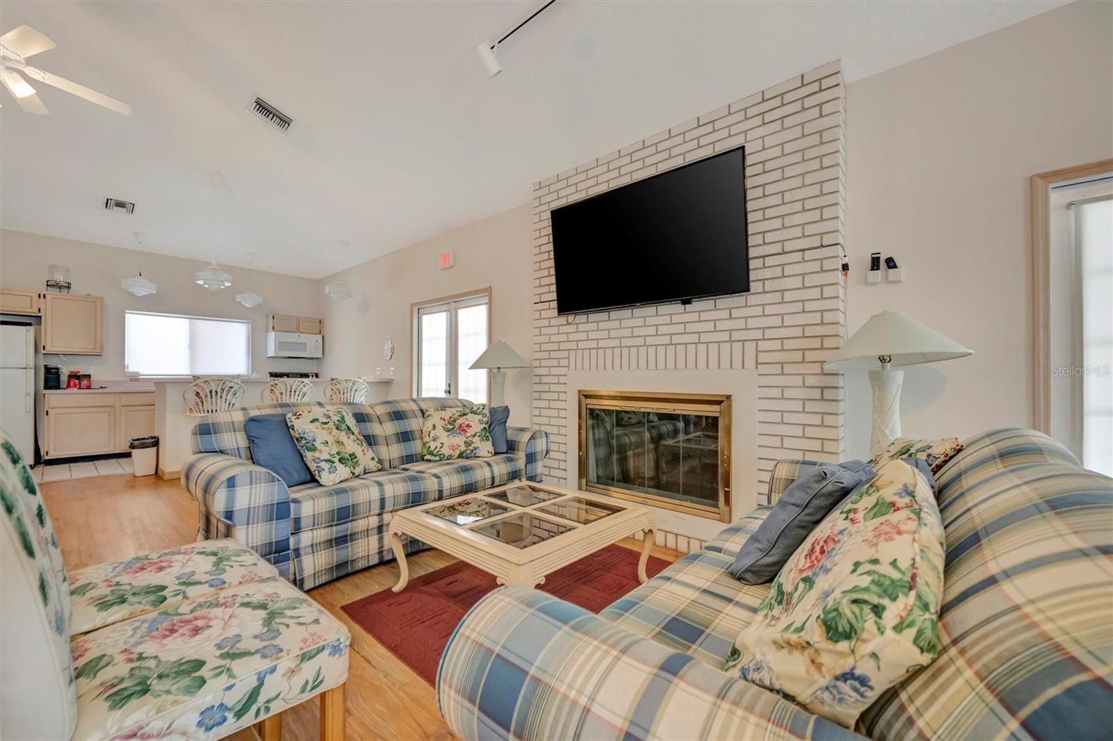 FAIRWAY PALMS A CONDO - Residential