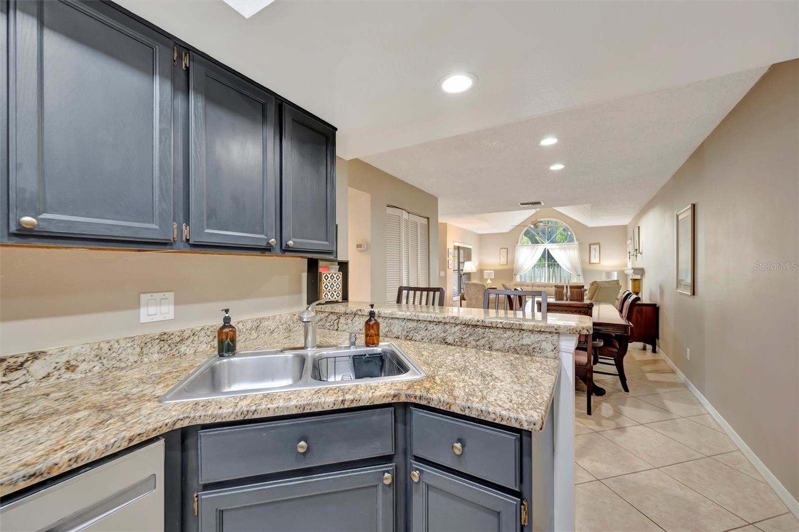 FAIRWAY PALMS A CONDO - Residential