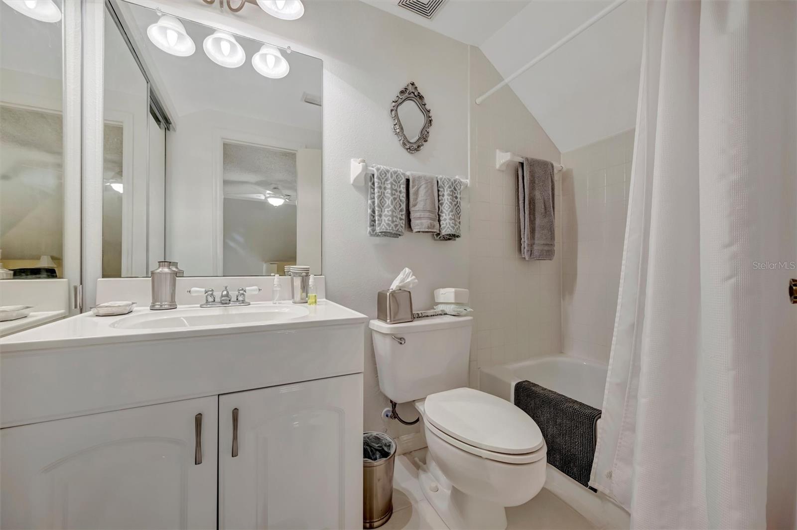 FAIRWAY PALMS A CONDO - Residential