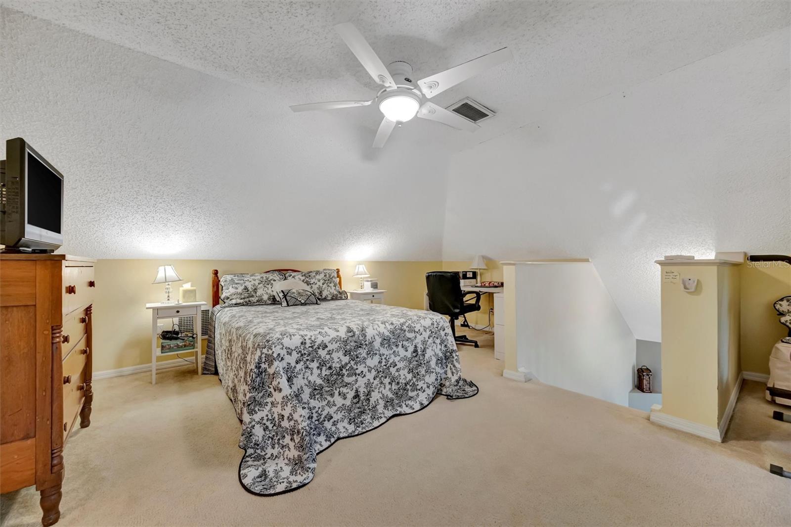 FAIRWAY PALMS A CONDO - Residential