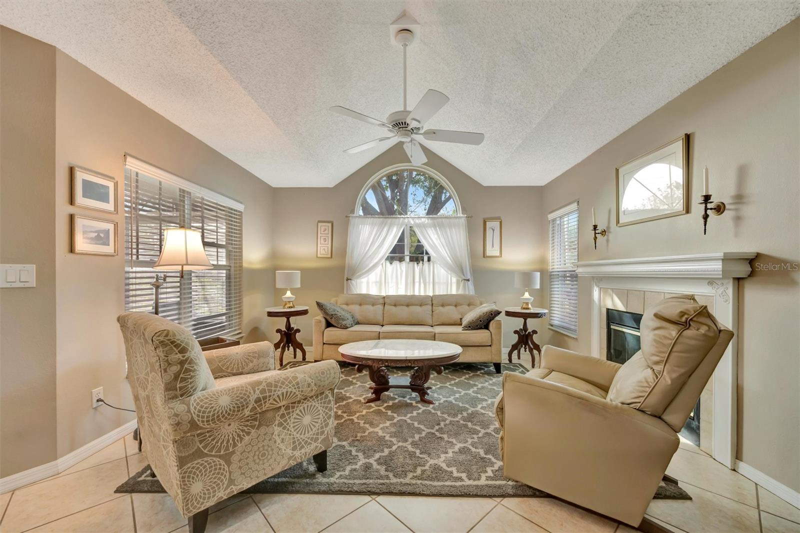 FAIRWAY PALMS A CONDO - Residential