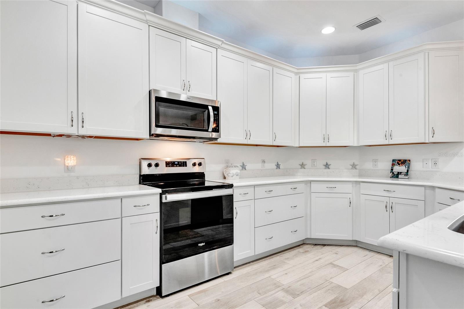 LATITUDE/DAYTONA BEACH PH 7 - Residential