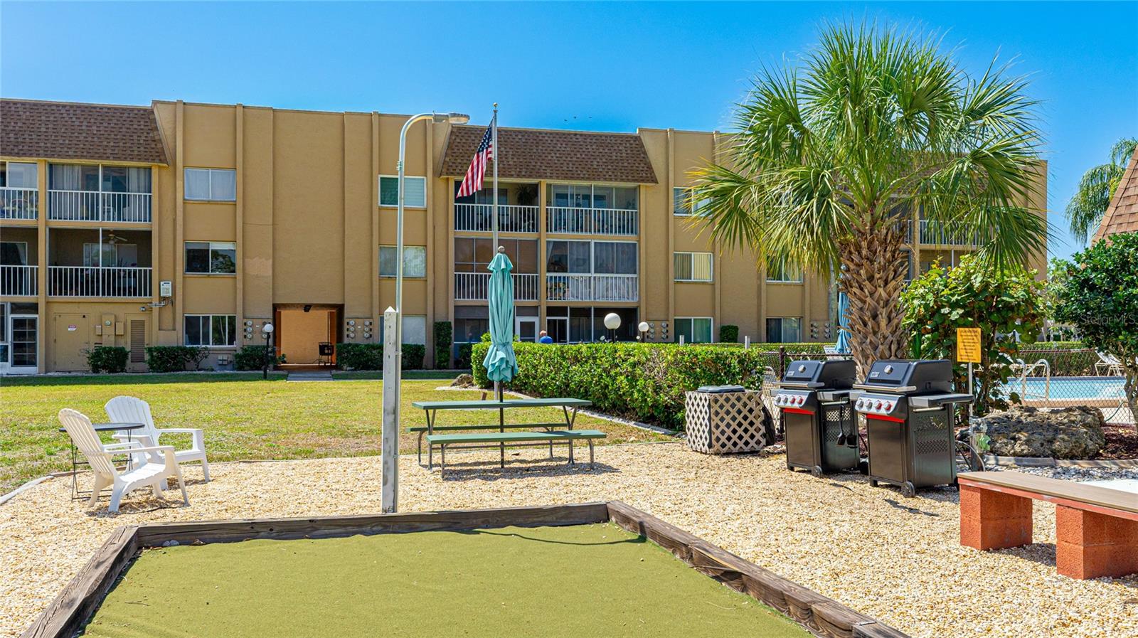 GLEN OAKS GARDEN APTS 2 - Residential