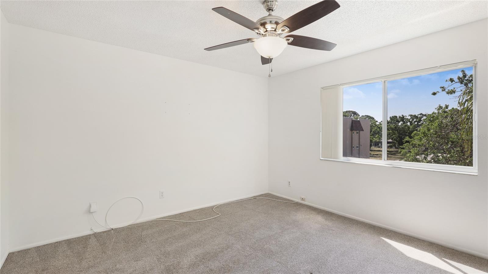 GLEN OAKS GARDEN APTS 2 - Residential