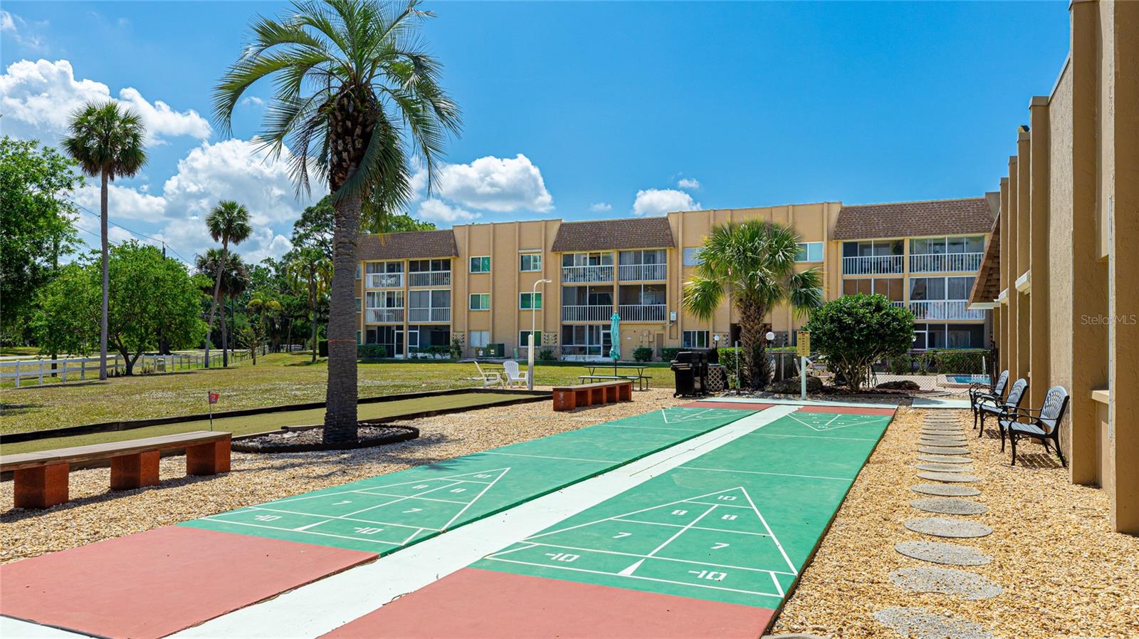 GLEN OAKS GARDEN APTS 2 - Residential