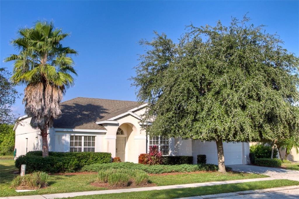 This home offers weekly rentals. Available January, Booked Feb -March
Modern and comfortable furnishings with a very large open floor plan makes this vacation home ideal for entertaining.
Modern and comfortable furnishings with a very large open floor plan makes this vacation home ideal for entertaining. You'll especially enjoy the fully equipped kitchen and lounge area, and separate game room. A quiet vacation home in the center of Bradenton's attractions with ocean beaches along the Florida Gulf Coast. Sabal Harbour is surrounded by three popular golf courses, Tara, River Strand and Stoneybrook. The community has a resort-style swimming pool, tennis and basketball courts, and each of our home rentals has a private pool, patio and fully equipped kitchen perfect for entertaining.
The master bedroom has a 20 inch TV while there is a 14 inch portable TV/DVD in the guest suite. The main lounge has a 42 inch LCD TV, the master bedroom has a 27 inch TV while there is a 14 inch portable TV/Video in the guest suite which is suitable for video tapes. DVD's, videos etc. High-speed internet access available. Master bedroom with large en-suite and robe area,1 double bedroom and 2 twin bedrooms. The large screened pool area overlooks a lake and preserved woodland and is further complemented by extensive sun terracing and patio furniture. The south facing pool area has a removable child safety barrier ensuring complete safety for toddlers.