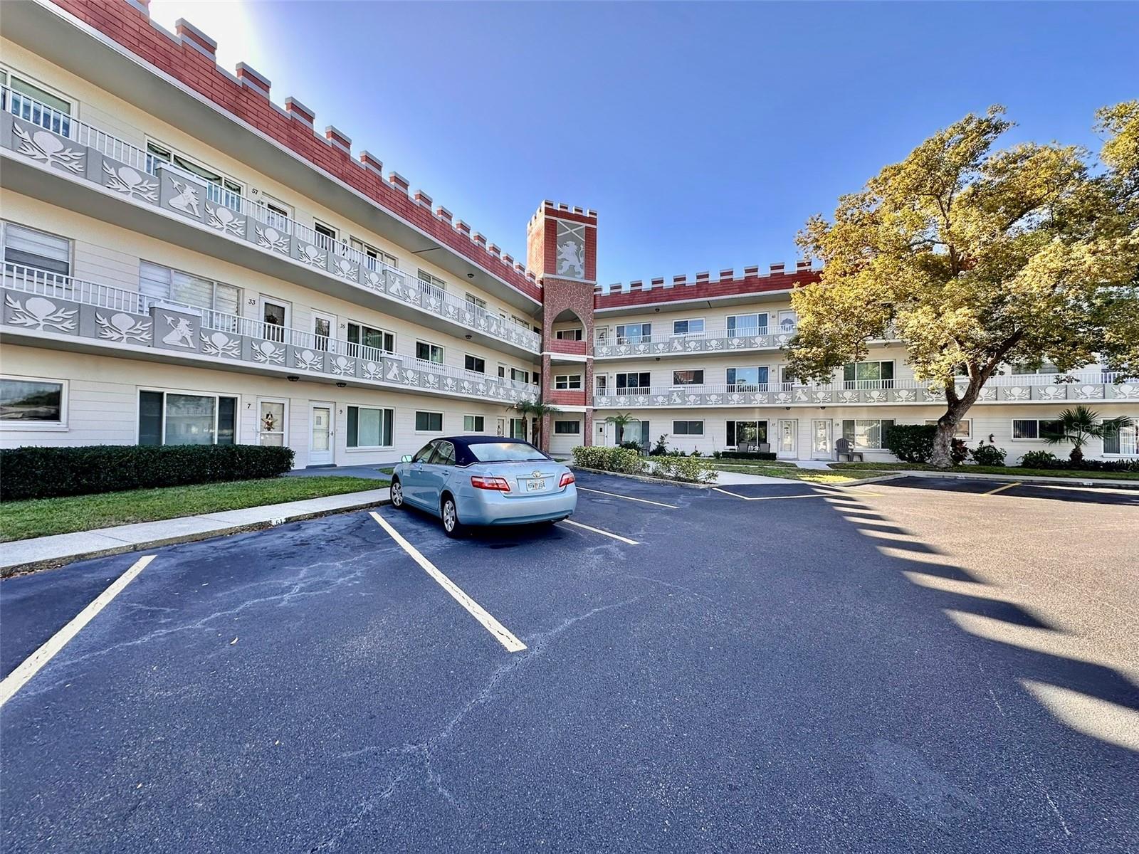 ON TOP OF THE WORLD - Residential